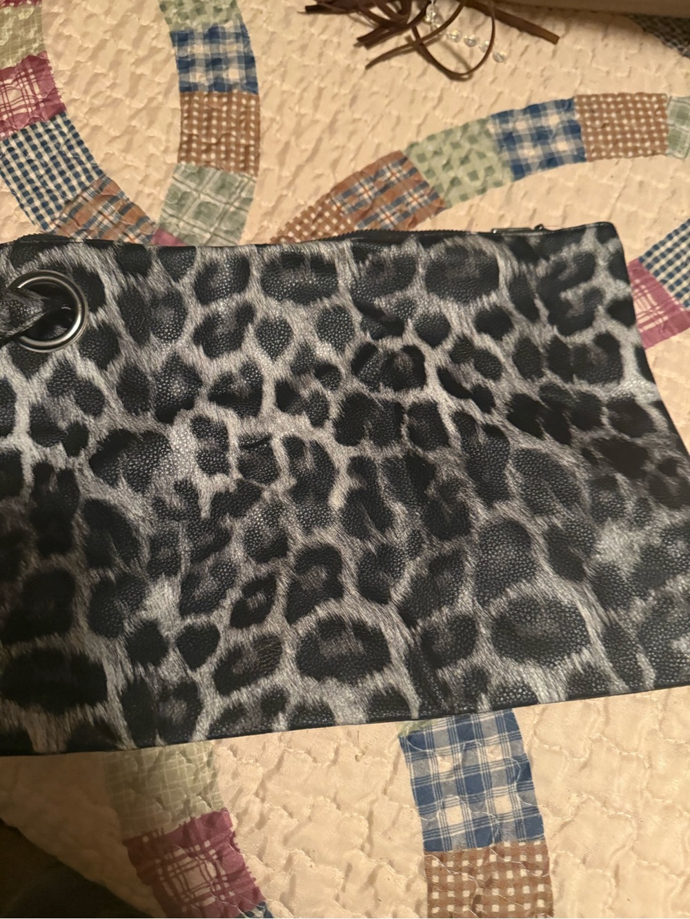 Source Unknown Black and Gray Leopard Print Wristlet Clutch with Grommet